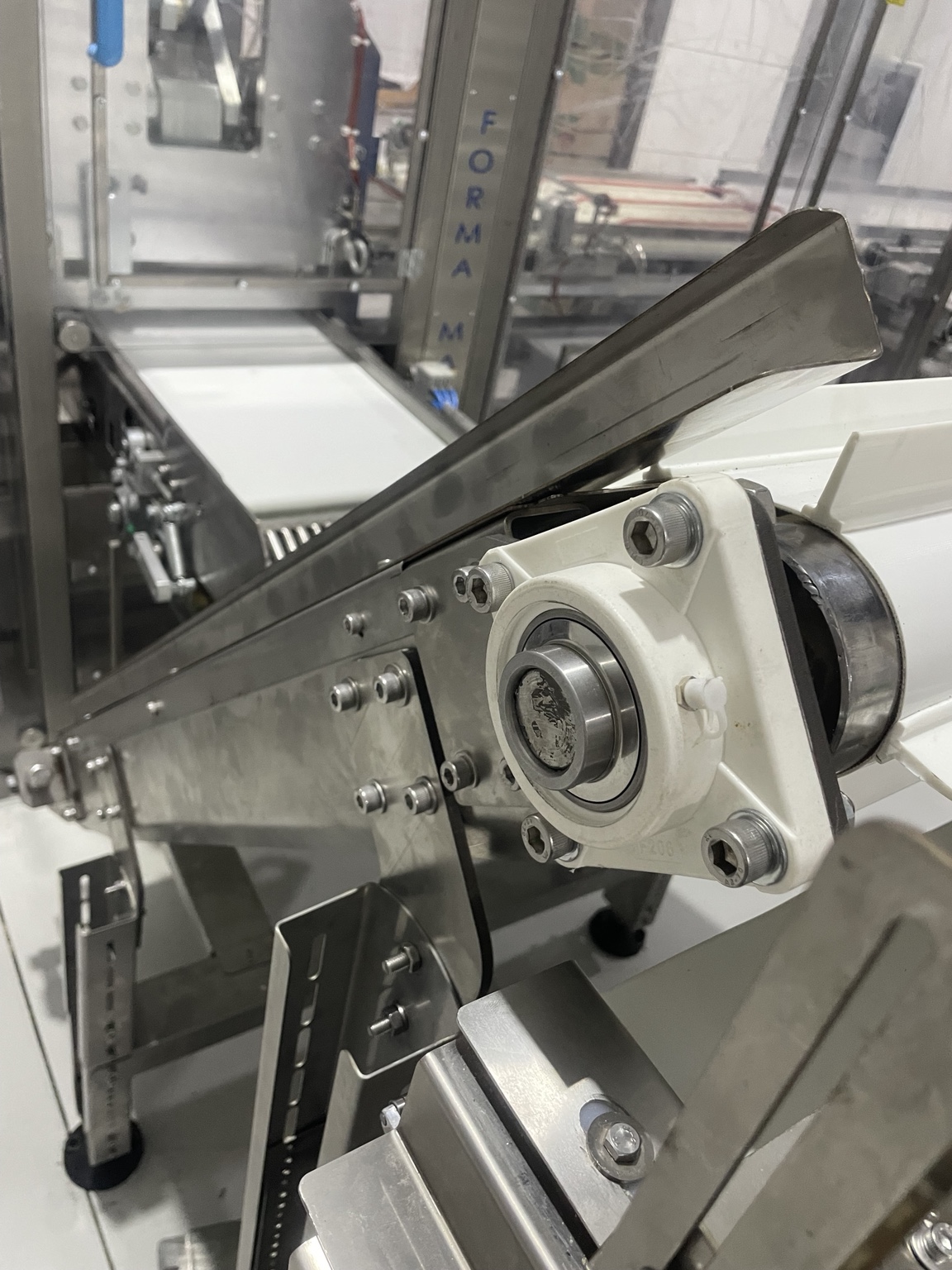 Bearing housing and drive-end details
