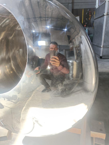 Polished tank interior finishing details