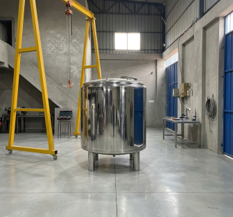 Pharma and medical process tank — overall view